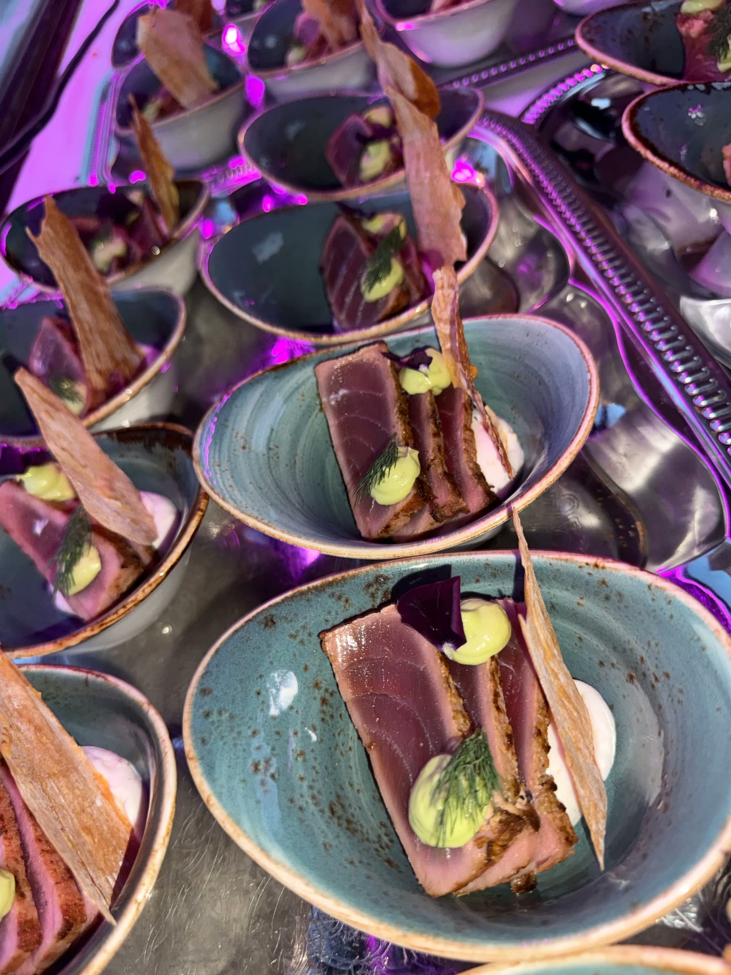 Tonijn tataki met wasabi mayonaise